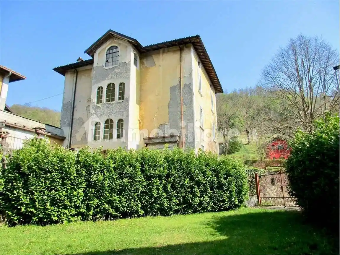 Villa in vendita a Sant'Omobono Terme