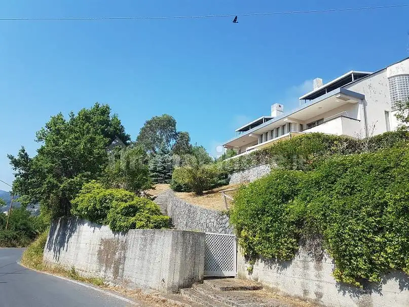 Villa in vendita a Lago