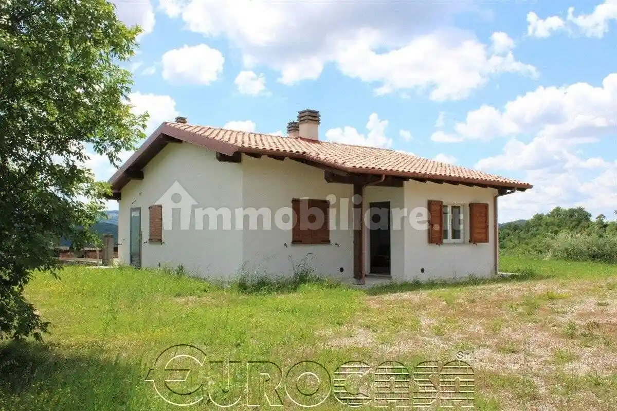 Villa in vendita a Montone