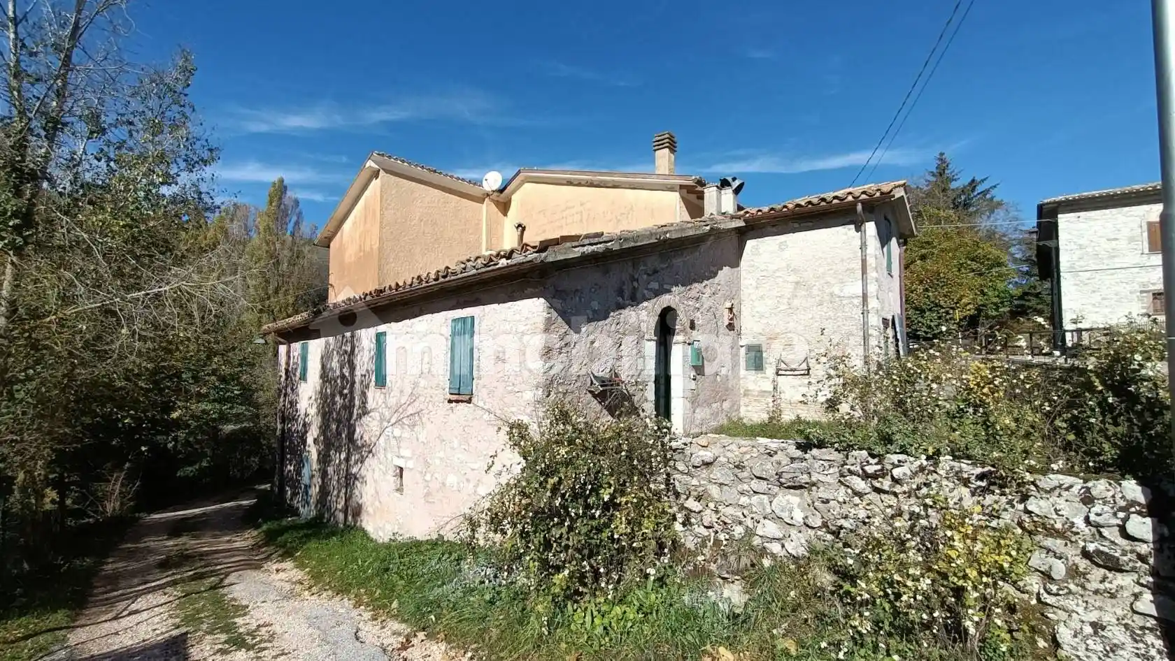 Rustico - Casale in vendita a Foligno