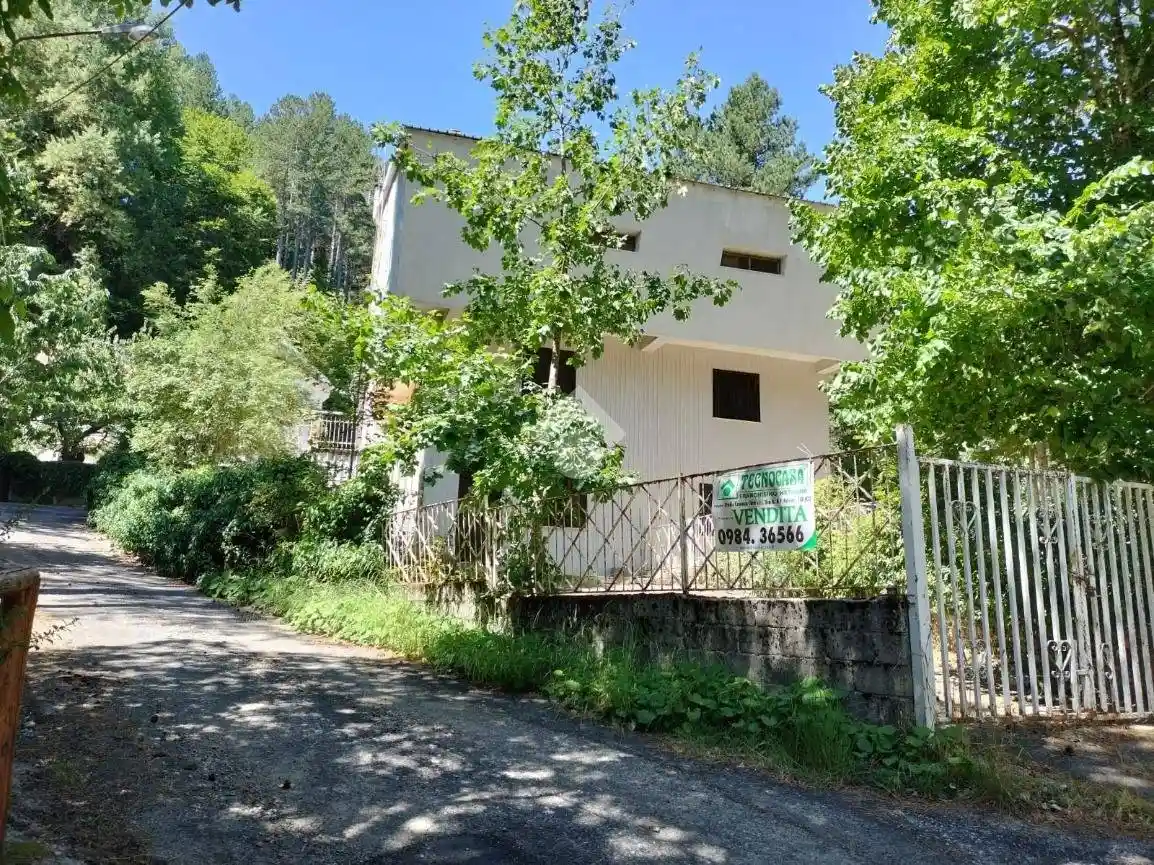 Villa bifamiliare via Catanzaro 1, Camigliatello Silano, Spezzano della Sila - foto 5