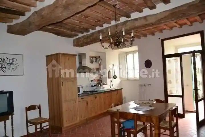 Palazzo - Edificio in vendita a Lucignano