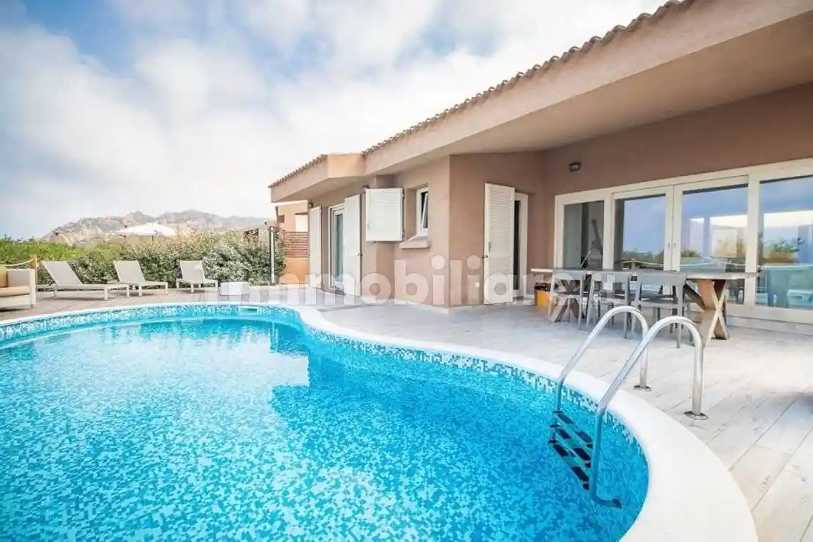 Villa in vendita a Trinità d'Agultu e Vignola
