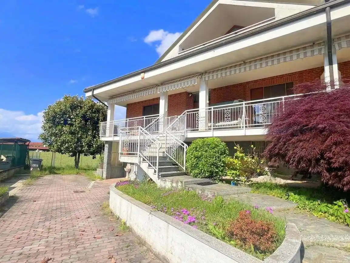 Villa in vendita a San Francesco al Campo