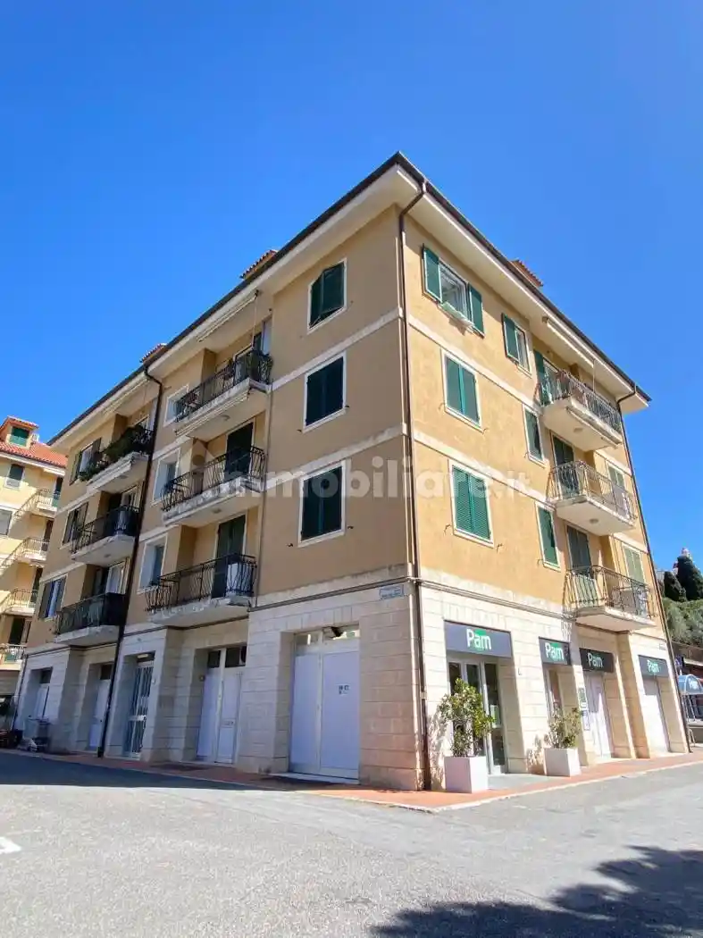 Appartamento in vendita a Cervo