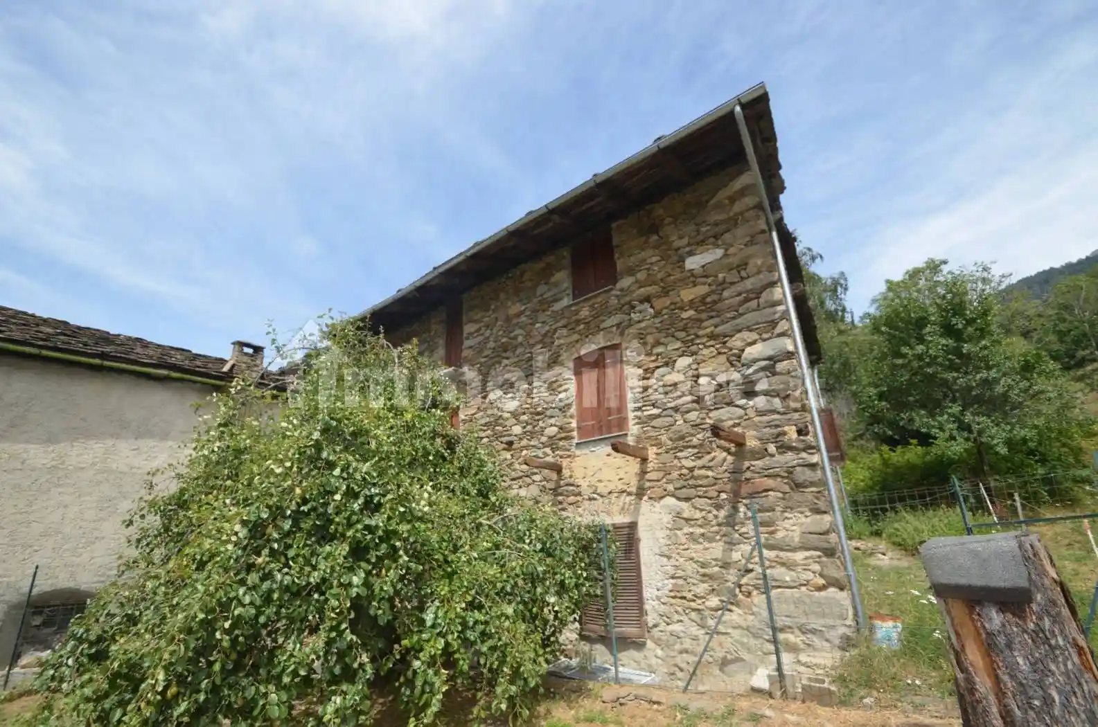 Rustico - Casale in vendita a Roure