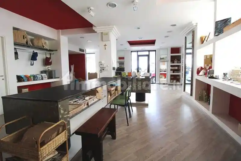 Palazzo - Edificio in vendita a Carpenedolo