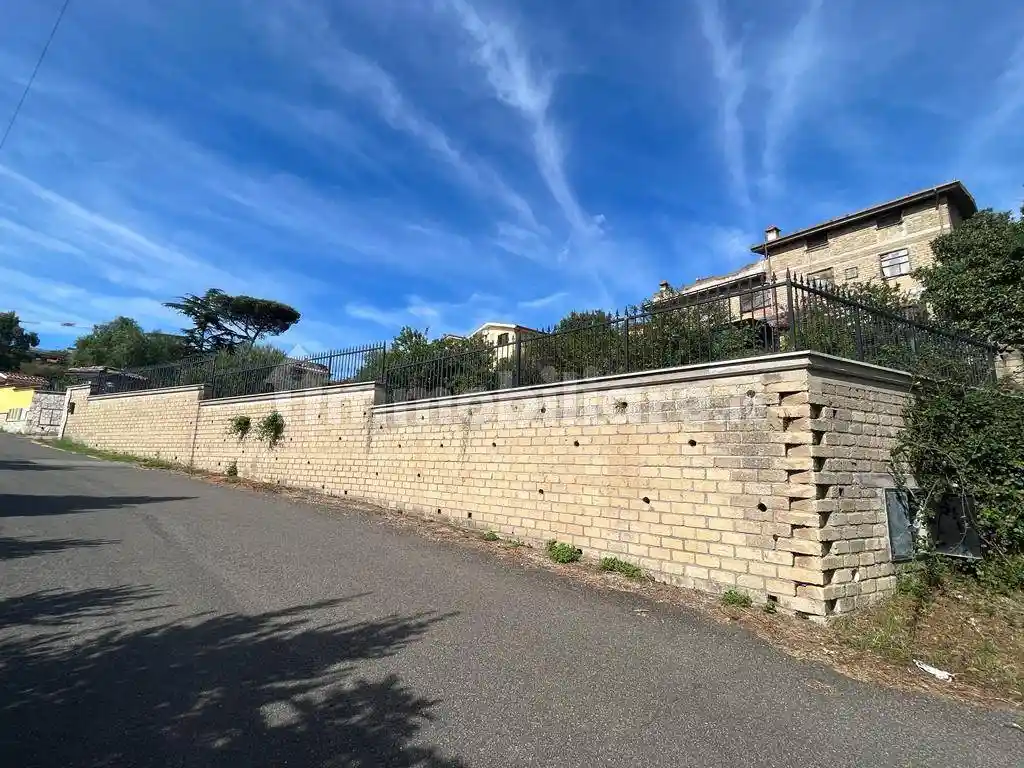 Palazzo - Edificio in vendita a Roma