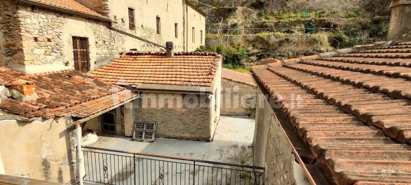Rustico via Giuseppe Garibaldi, Zuccarello - foto 2