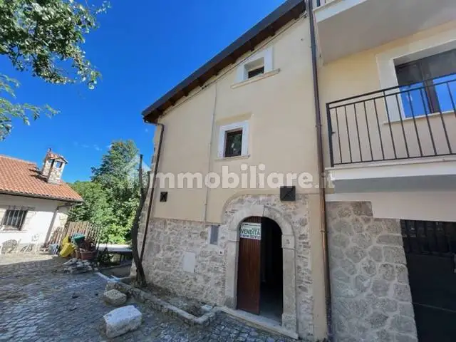 Casa indipendente in vendita a Rocca di Mezzo