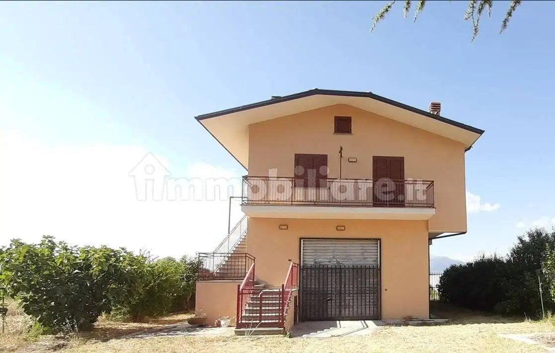 Villa in vendita a Trasacco