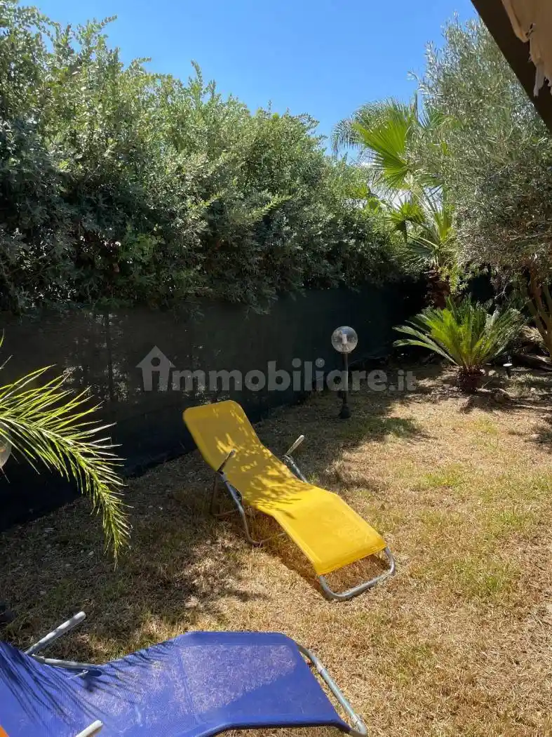 Villetta a schiera in affitto a Campofelice di Roccella