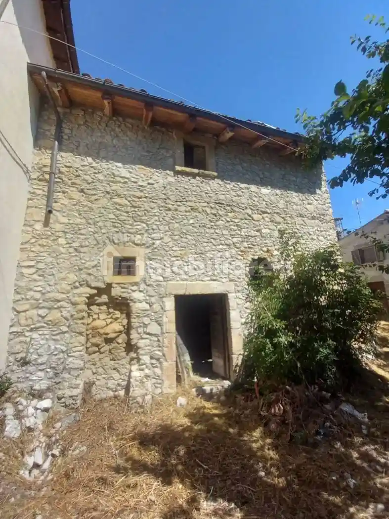 Rustico - Casale in vendita a Rocca di Mezzo