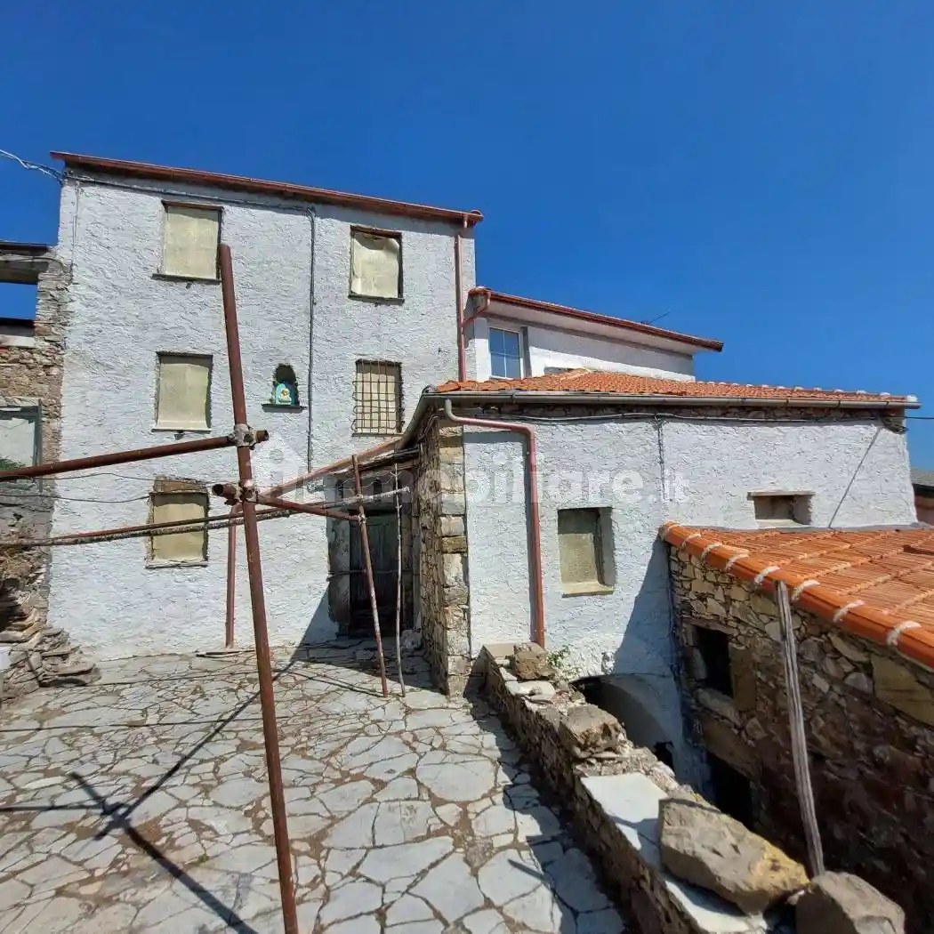 Rustico - Casale in vendita a Maissana