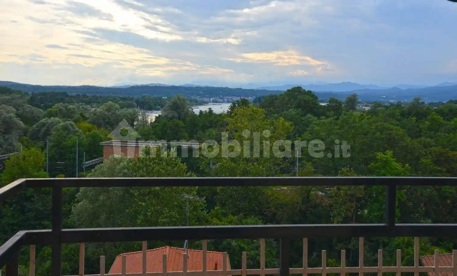 Appartamento in vendita a Sesto Calende