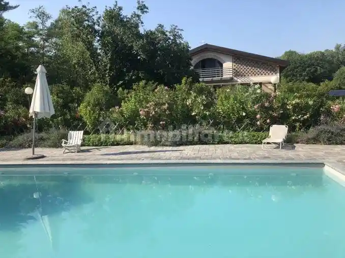 Appartamento in affitto a Laveno-Mombello