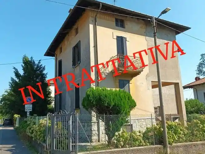 Villa in vendita a Varese