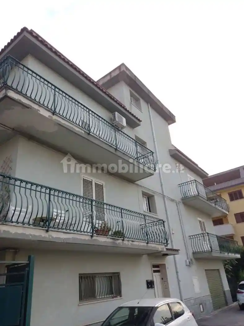 Palazzo - Edificio in vendita a Carini