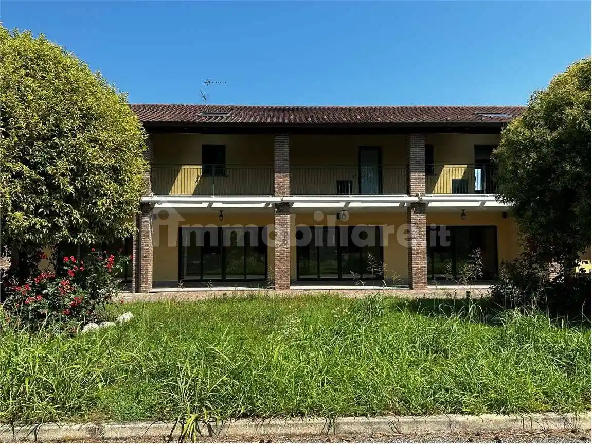 Palazzo - Edificio in vendita a Lonate Pozzolo