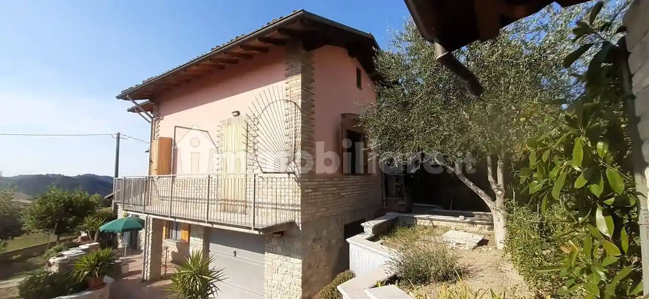 Villa in vendita a Zavattarello