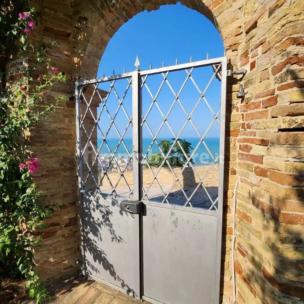 Villa in vendita a Cupra Marittima
