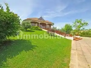 Villa in vendita a Castelletto Monferrato