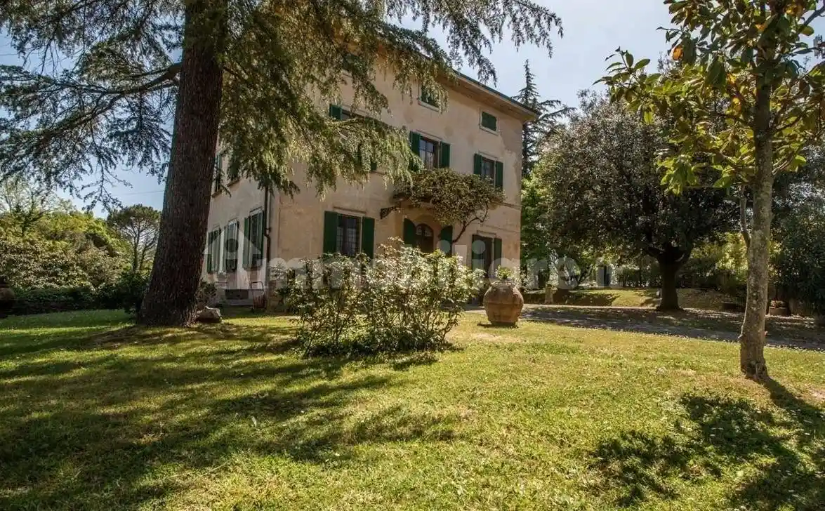 Villa in vendita a Terricciola