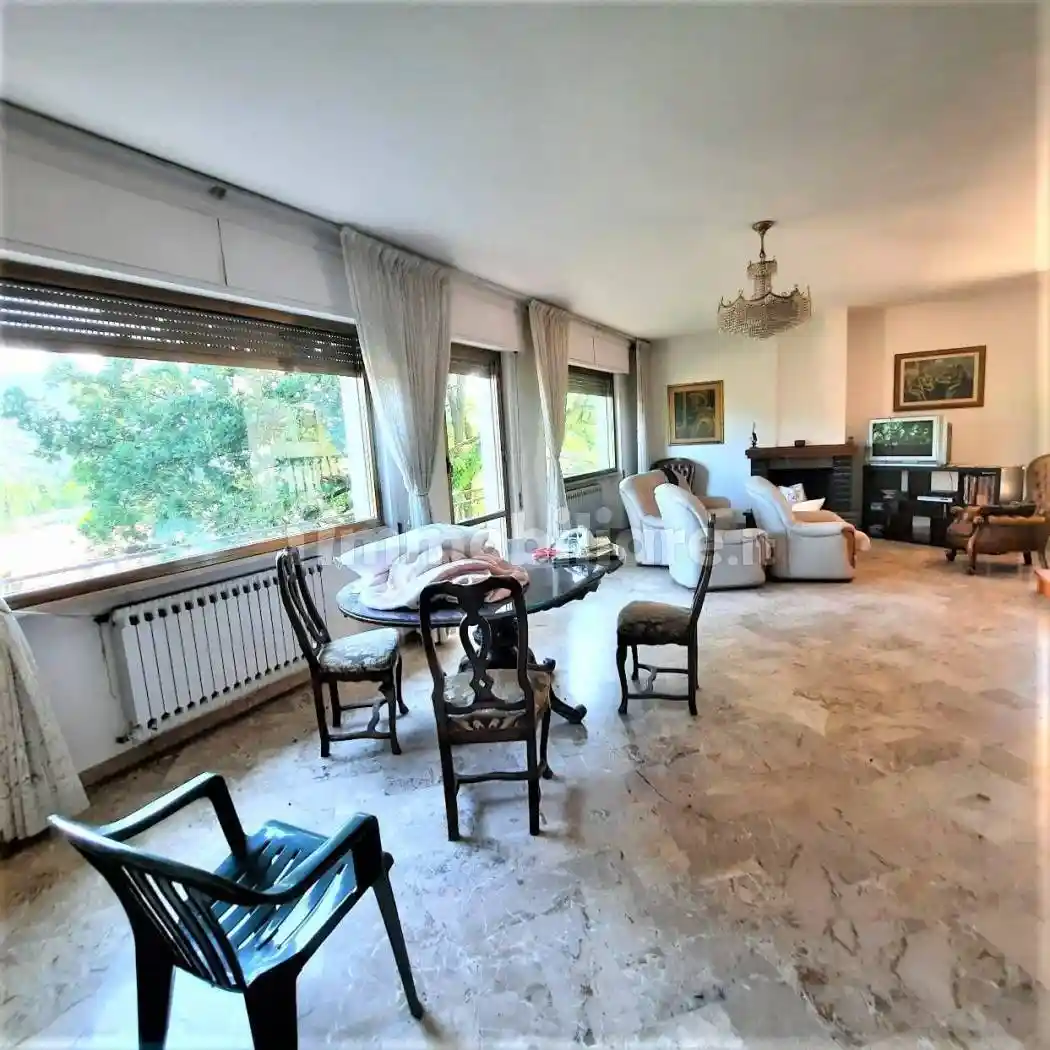 Villa in vendita a Beverino