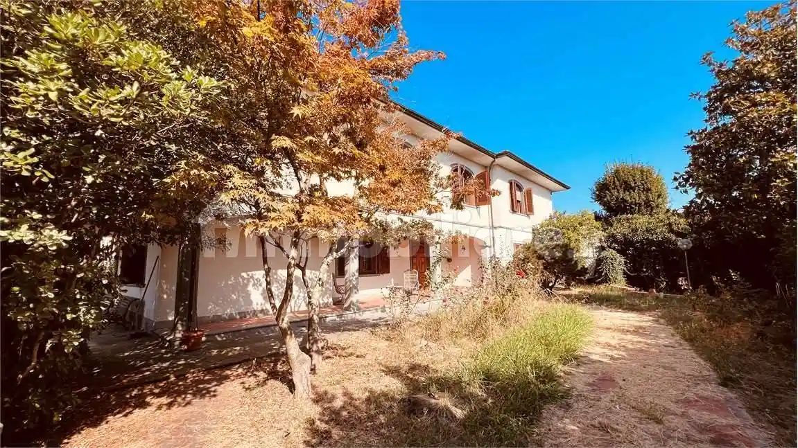 Villa in vendita a Lucca