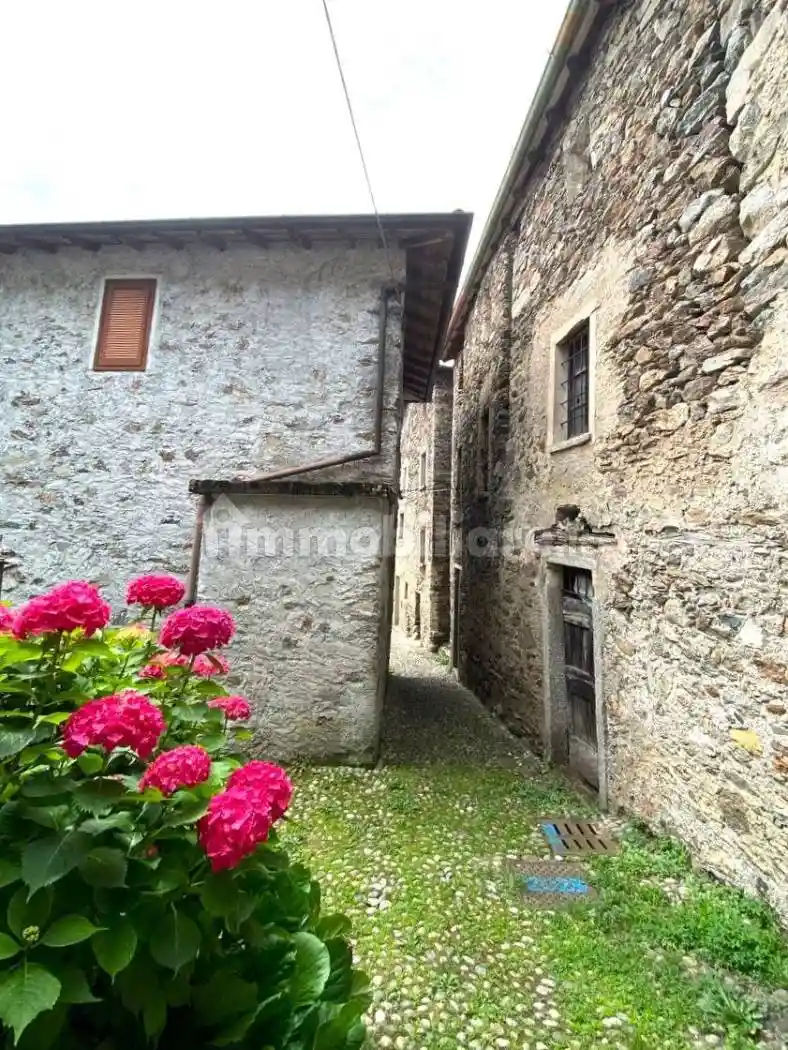 Rustico - Casale in vendita a Gravedona ed Uniti