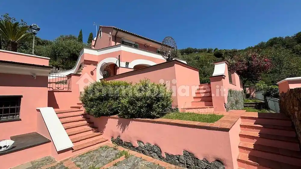 Villa in vendita a Celle Ligure