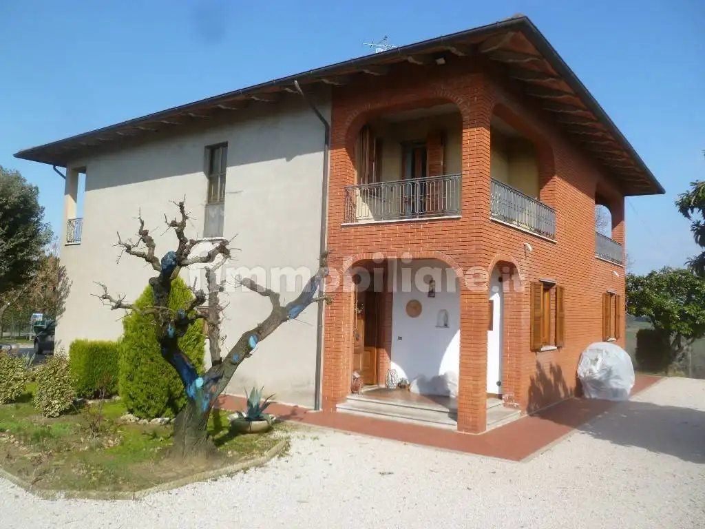 Villa in vendita a Castiglione del Lago