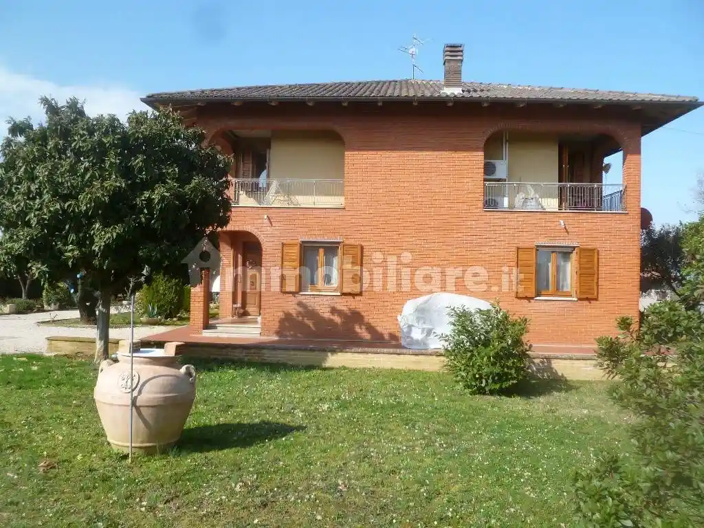 Villa bifamiliare, buono stato, 585 m², Badia, Castiglione del Lago - foto 2