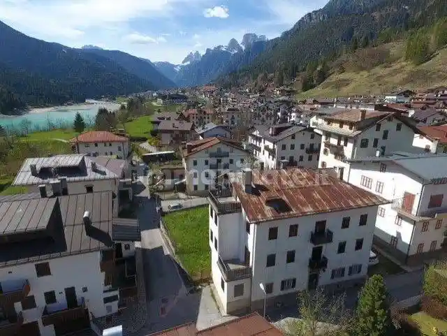 Palazzo - Edificio in vendita a Auronzo di Cadore