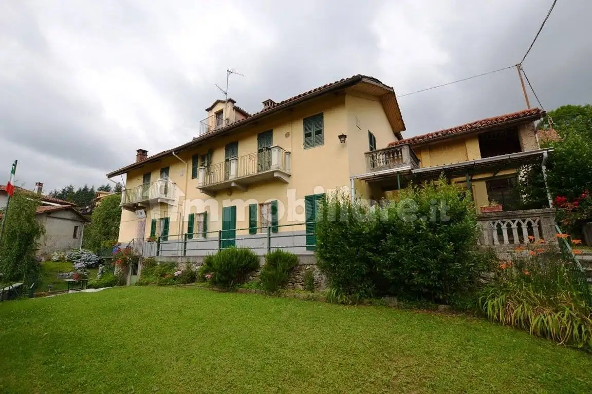 Villa in vendita a Pollone