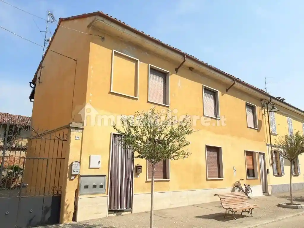 Appartamento in affitto a Rosasco