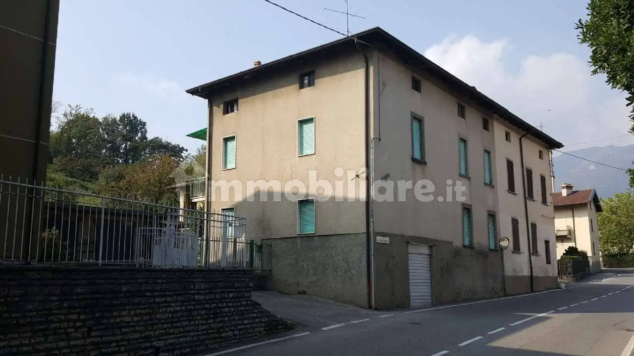 Rustico - Casale in vendita a Barzana