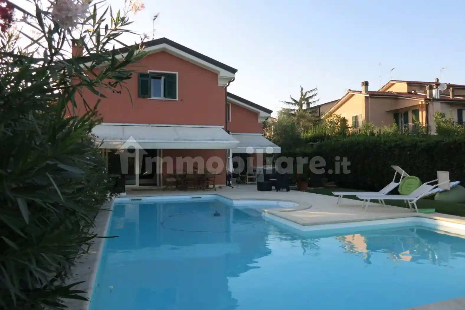 Villa in vendita a Sarzana