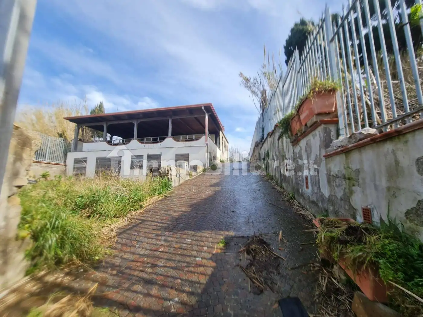 Palazzo - Edificio in vendita a Bacoli