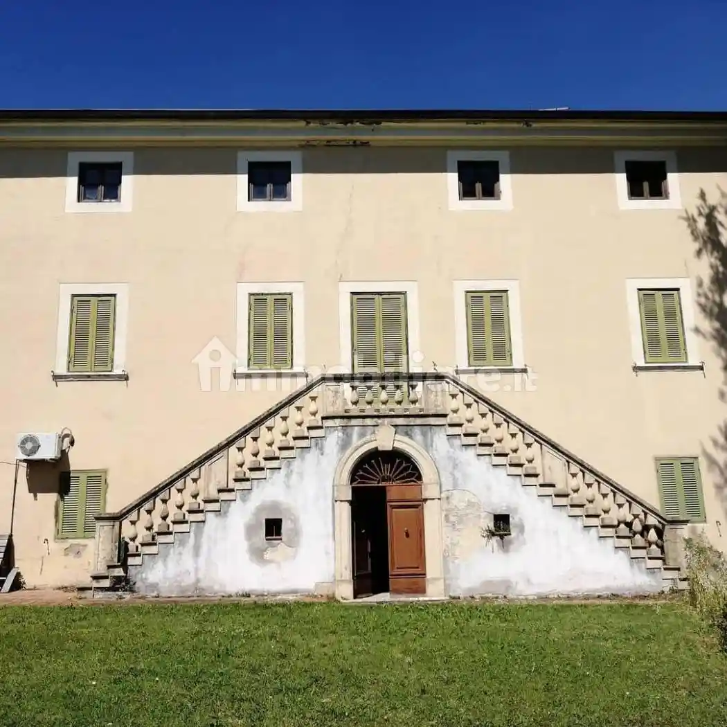 Villa in vendita a Collesalvetti