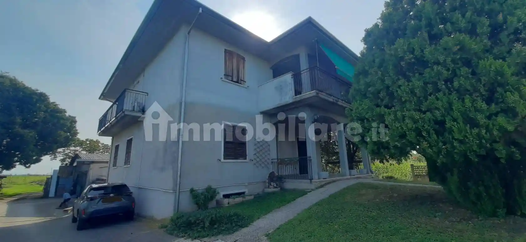 Villa in vendita a Villafranca di Verona