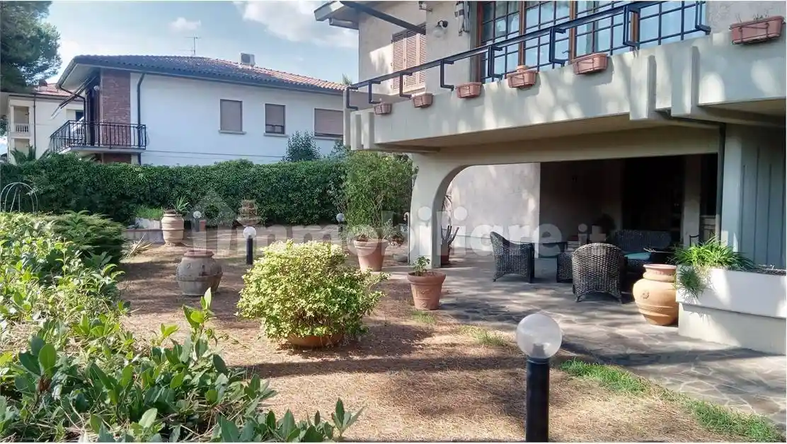 Villa in vendita a Montecatini-Terme