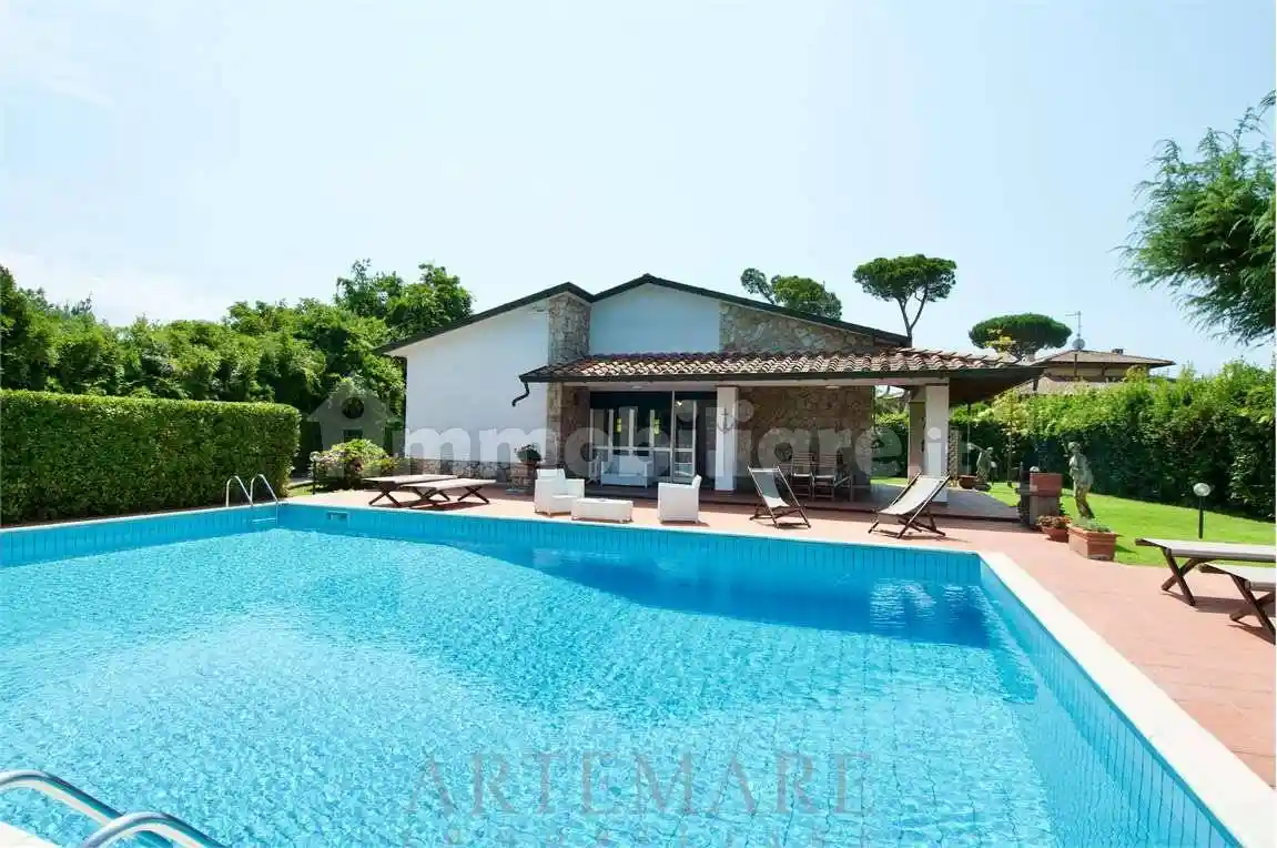 Villa in affitto a Forte dei Marmi