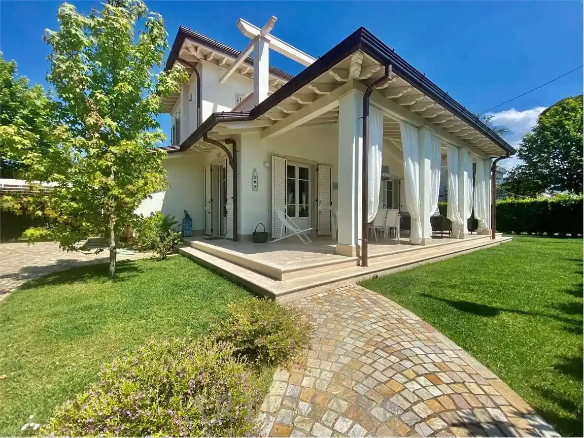 Villa in affitto a Forte dei Marmi