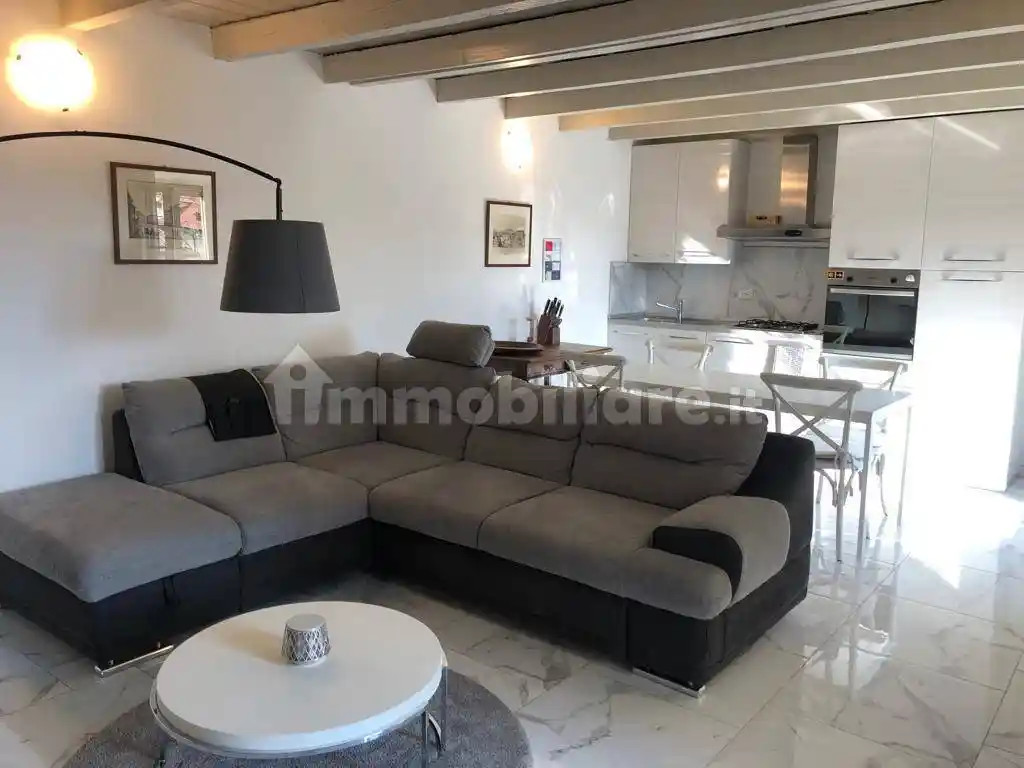 Appartamento in affitto a Vimercate