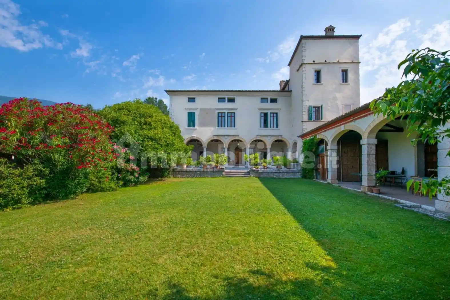 Villa in vendita a Caprino Veronese