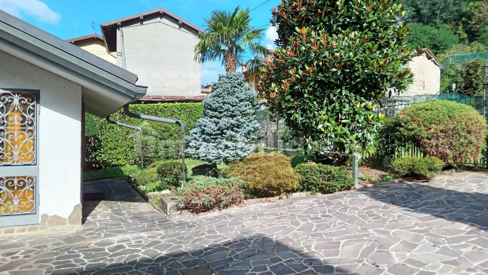 Villa unifamiliare via Cadamone, Brembilla, Val Brembilla - foto 2