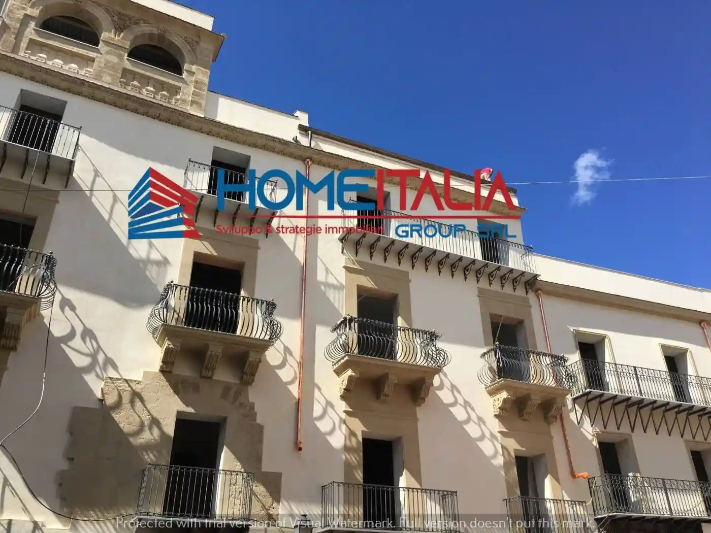 Palazzo - Edificio in vendita a Palermo