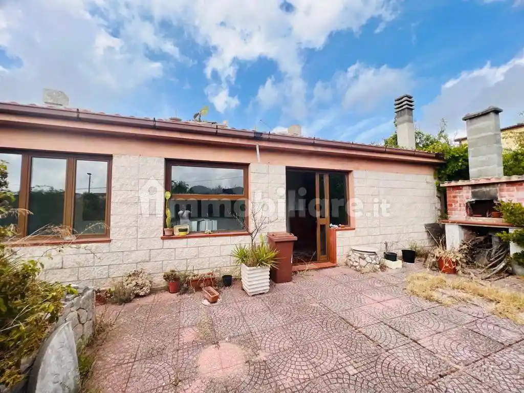 Villa in vendita a Aprilia