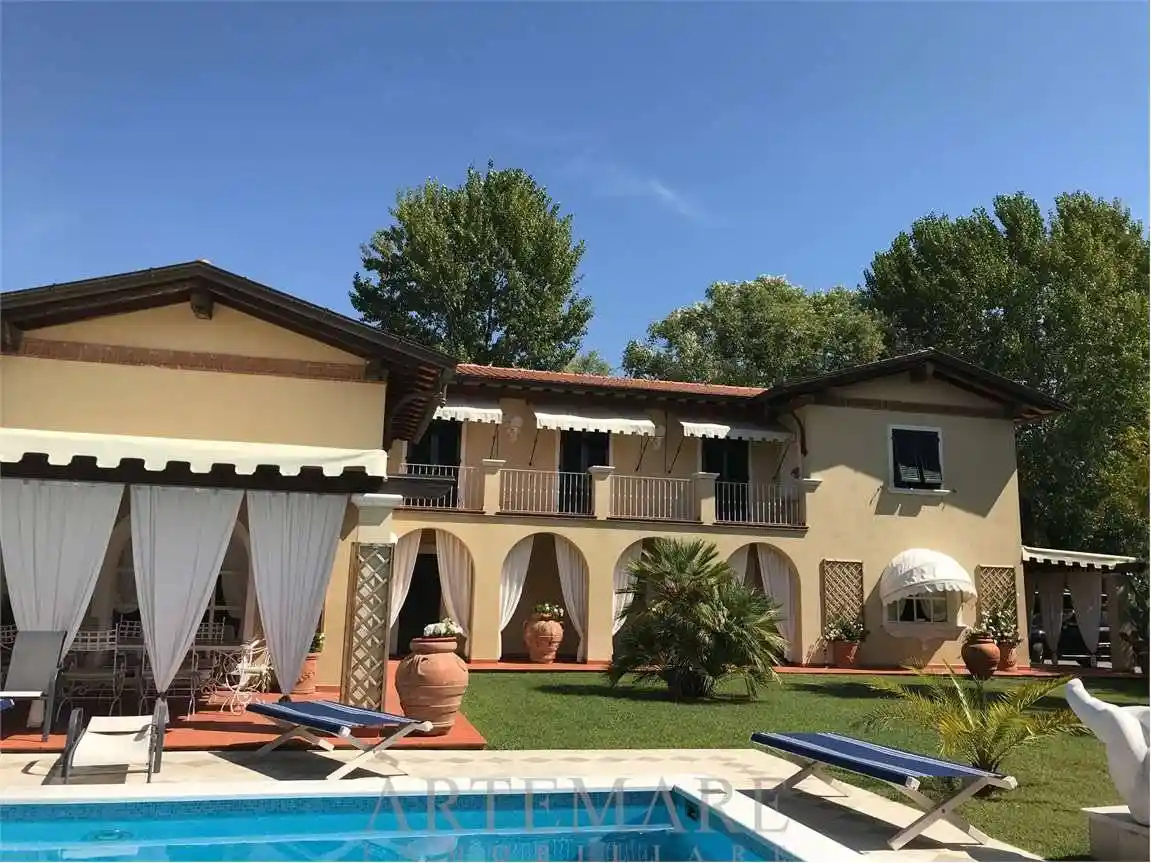 Villa in affitto a Forte dei Marmi